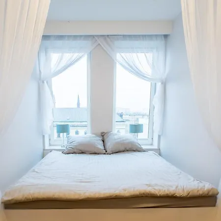 Space Apartment *