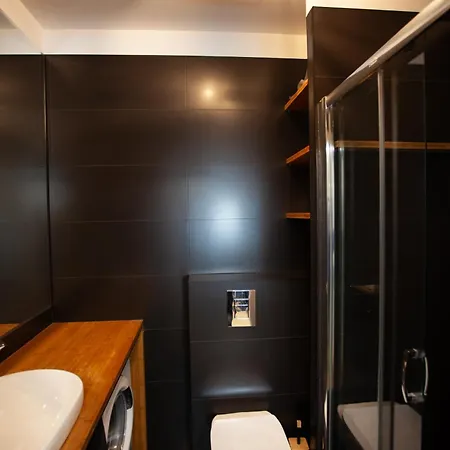 Space Apartment *